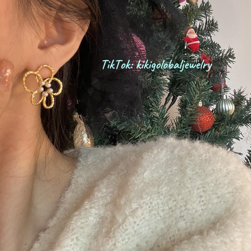 Hollow Flower Pearl Stamen Earrings