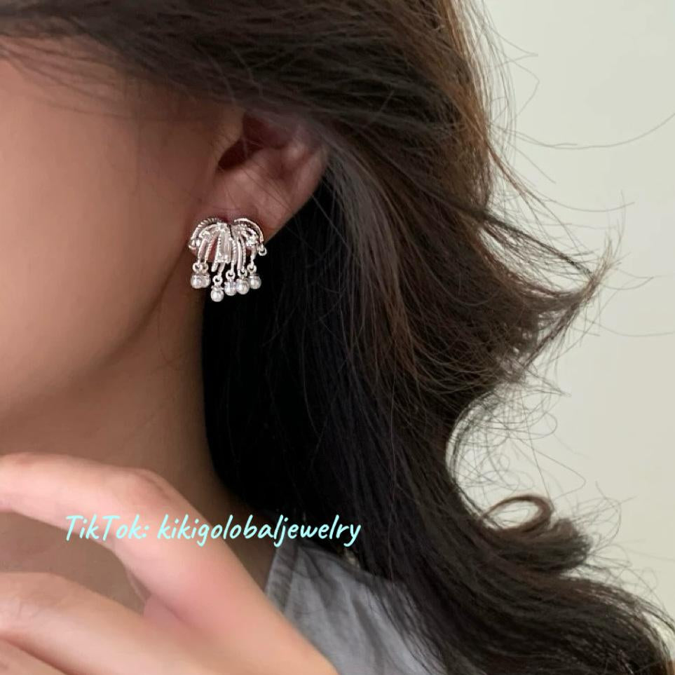 Tassel pearl earrings