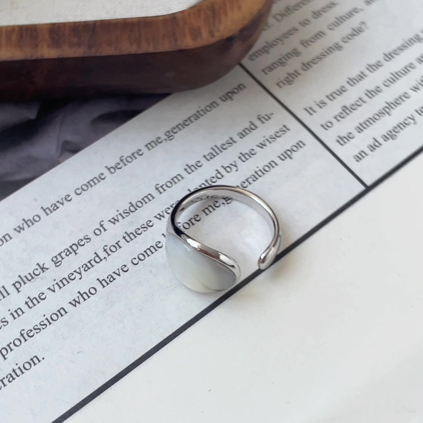 S925 oval shell stone ring
