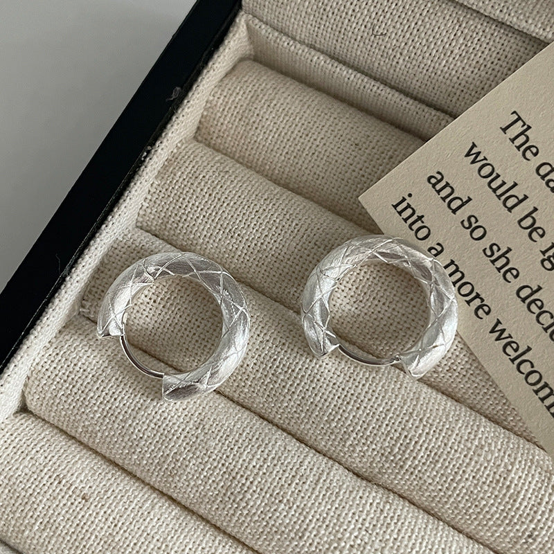 S925 sterling silver matte diamond pattern earrings