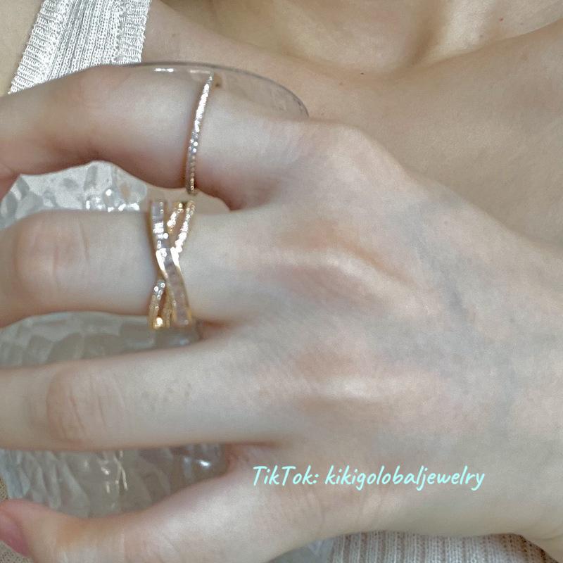 Cross gold ring