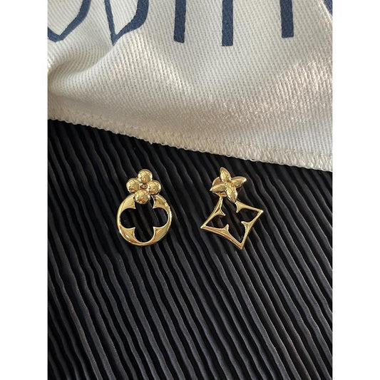 Hollow flower earrings