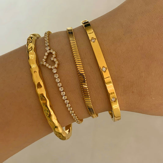 Stainless steel textured heart bracelet