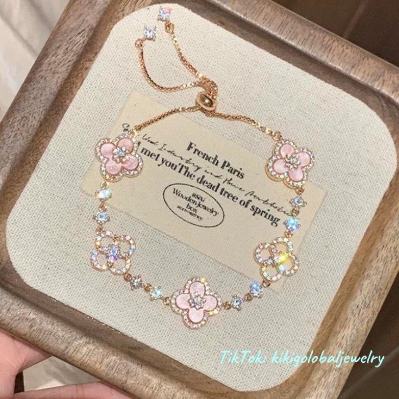 Four-leaf clover pink bracelet