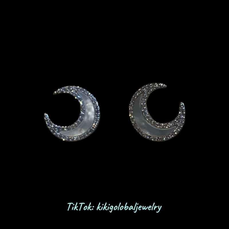 Moon Sea Diamond Shell Earrings