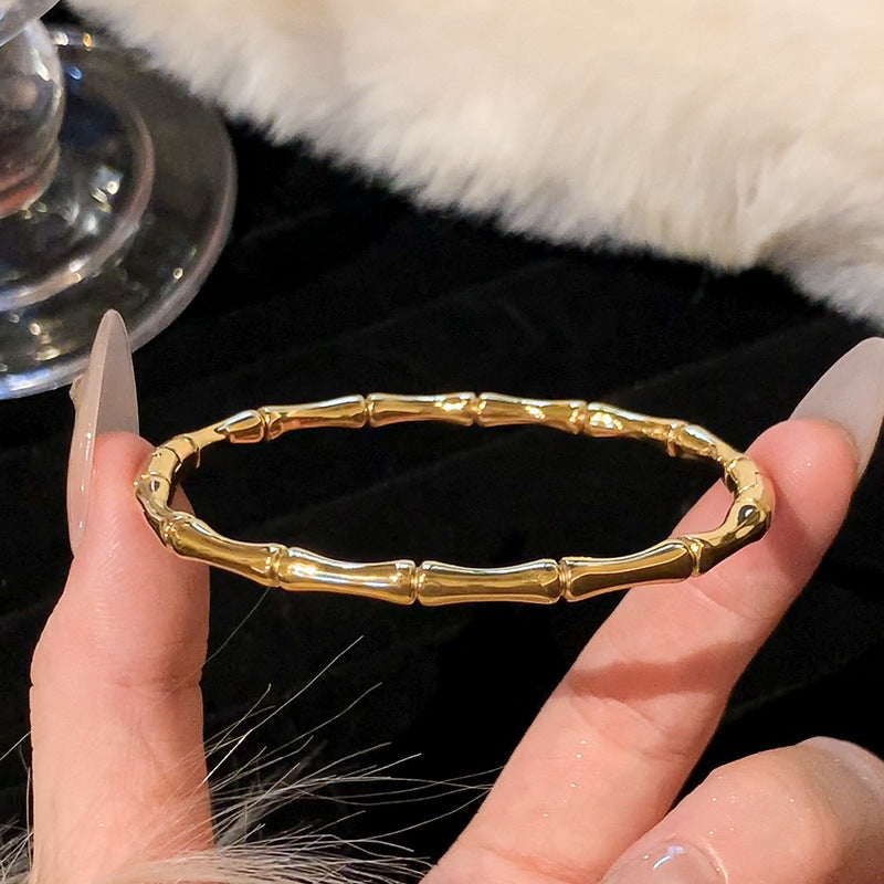 High quality! Horseshoe bracelet will not fade