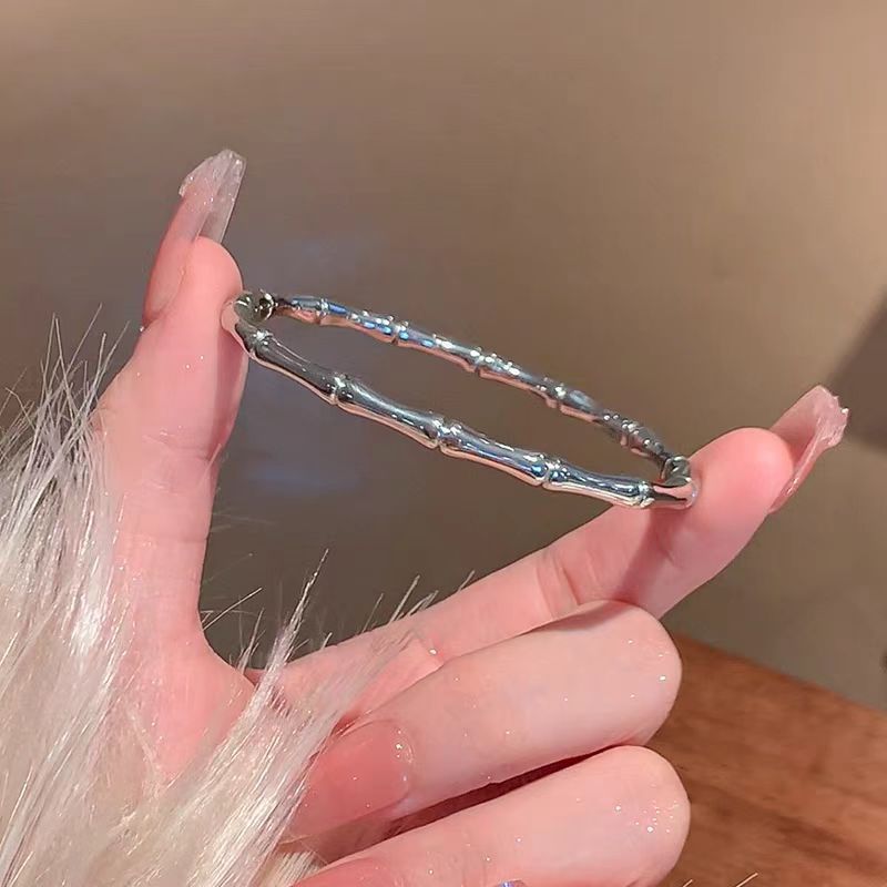 High quality! Horseshoe bracelet will not fade