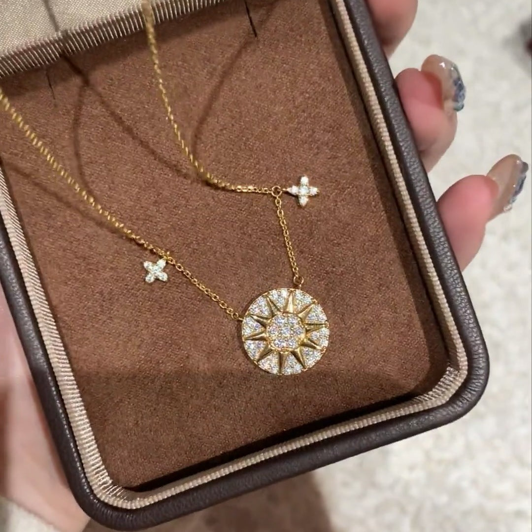Flashing eight-pointed star compass necklace