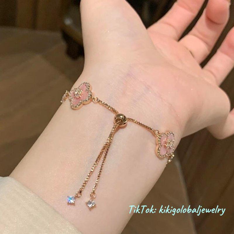 Four-leaf clover pink bracelet