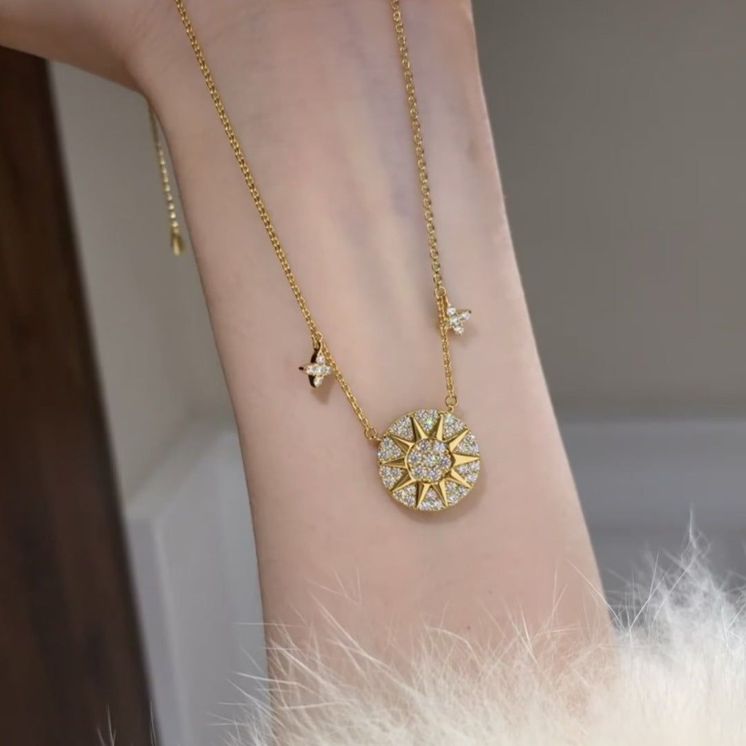 Flashing eight-pointed star compass necklace