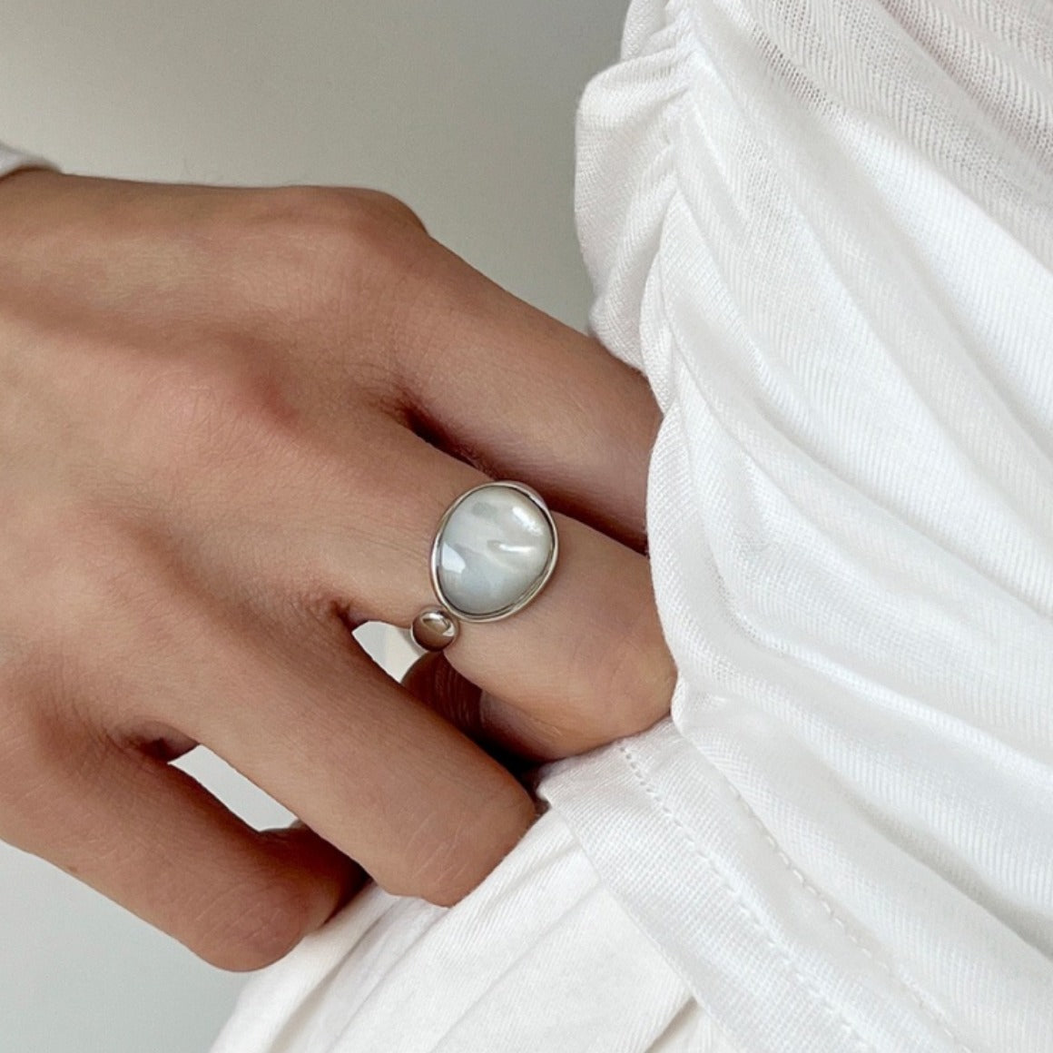 S925 oval shell stone ring