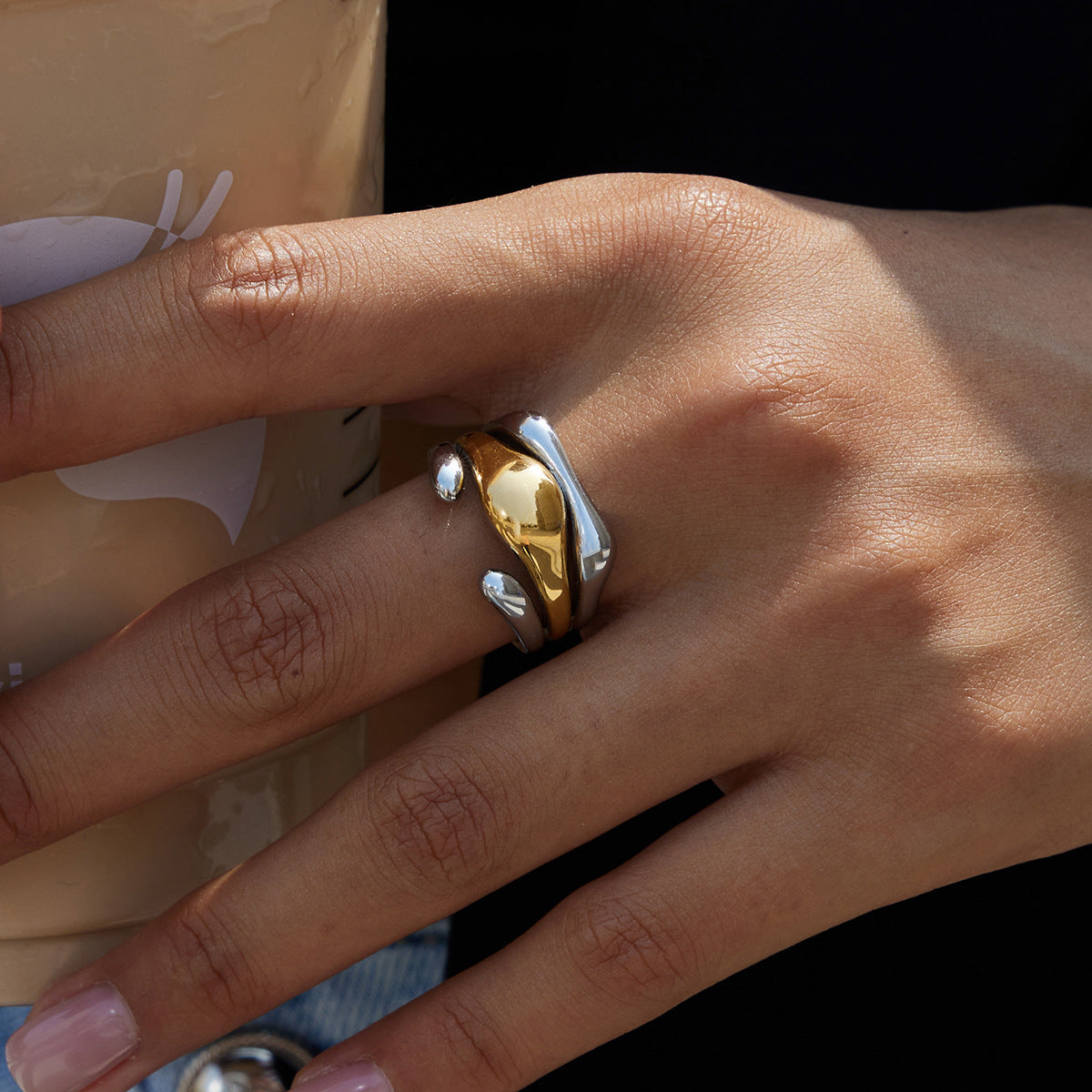 Titanium steel multi-layer color matching ring does not fade