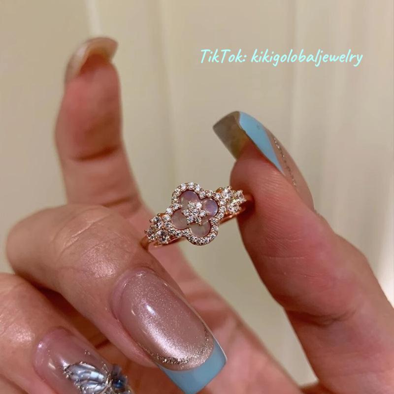 Four-leaf clover ring