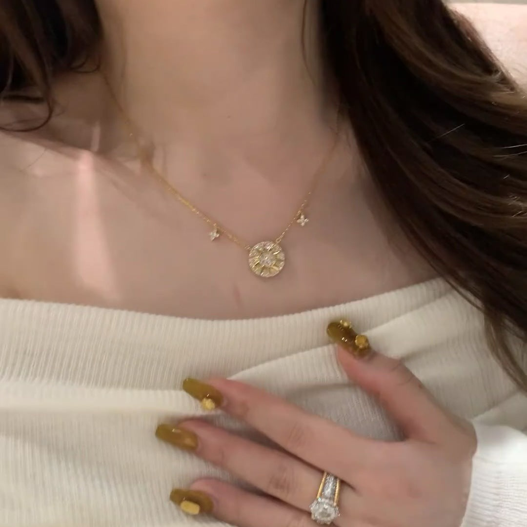 Flashing eight-pointed star compass necklace