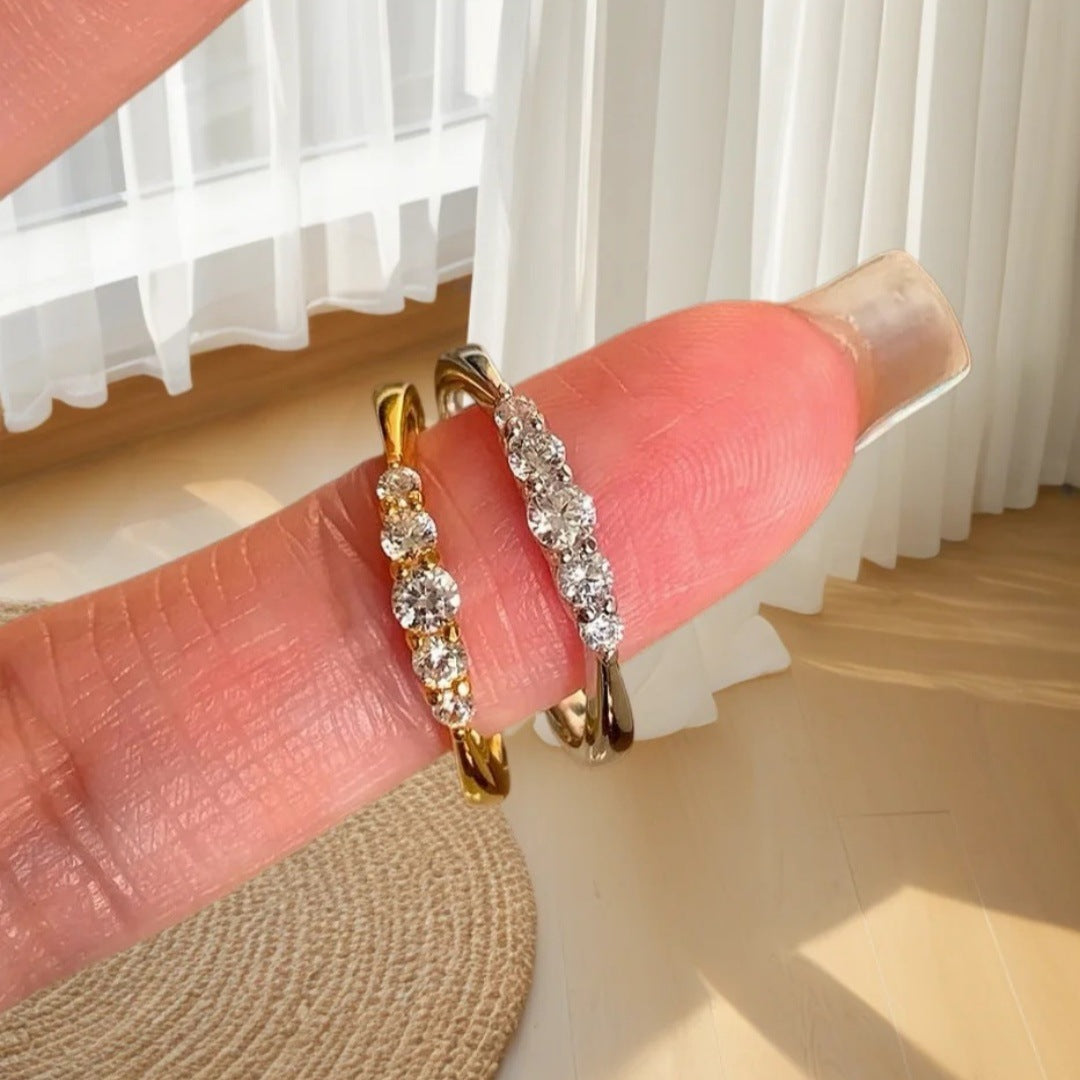 Gradient Diamond Small Row Ring