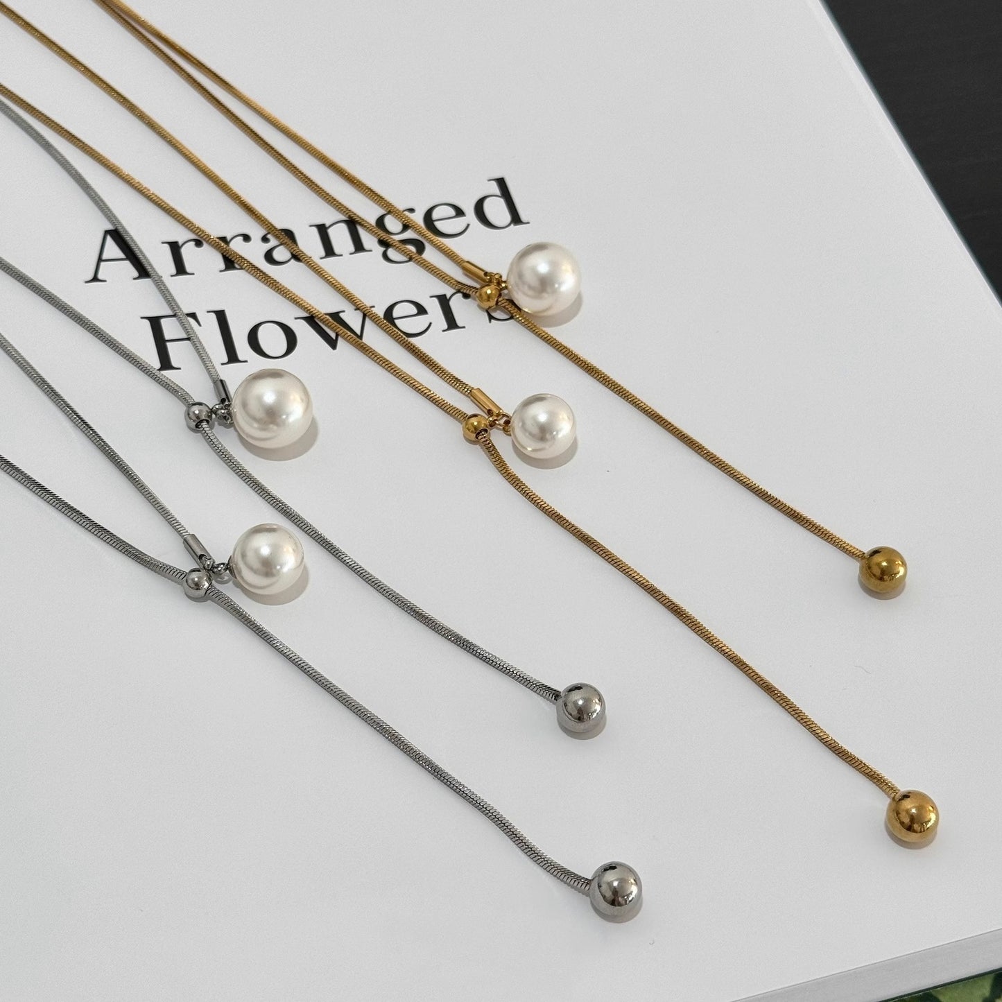 Pearl long pull-out necklace (sweater chain)