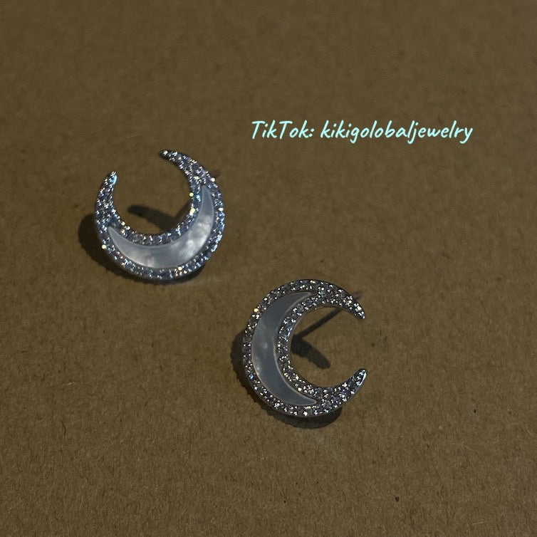 Moon Sea Diamond Shell Earrings