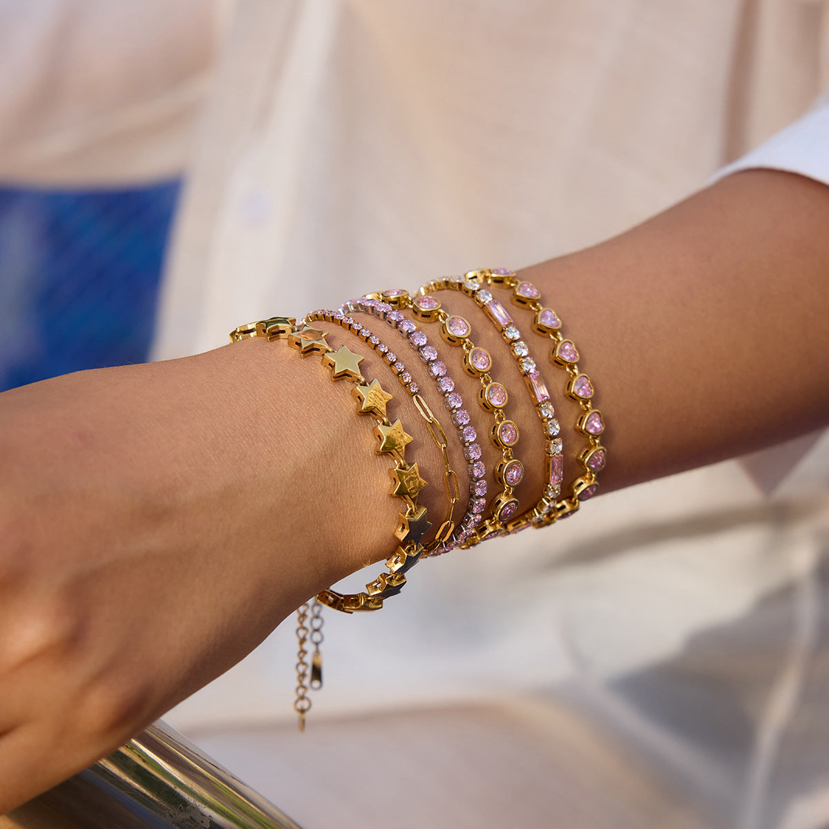 Stainless steel heart zircon bracelet does not fade