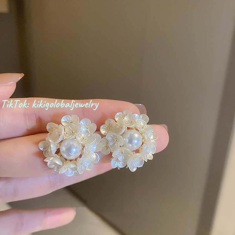 Silver Needle Resin Flower Pearl Earrings