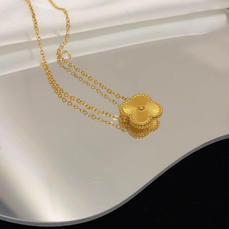 Four-leaf flower bracelet